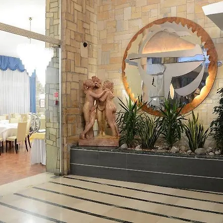 Grand Ambasciatori Hotell 3*